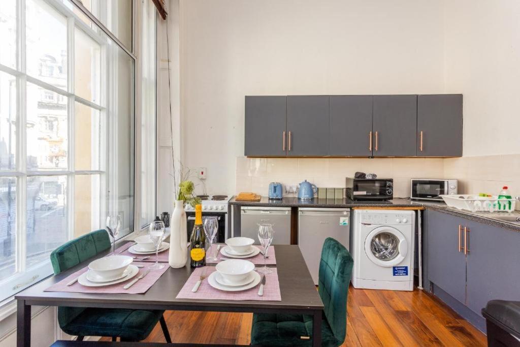 Newcastle'S Most Central Apartment - Sleeps 10 Kültér fotó