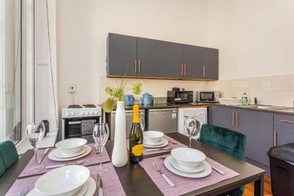 Newcastle'S Most Central Apartment - Sleeps 10 Kültér fotó