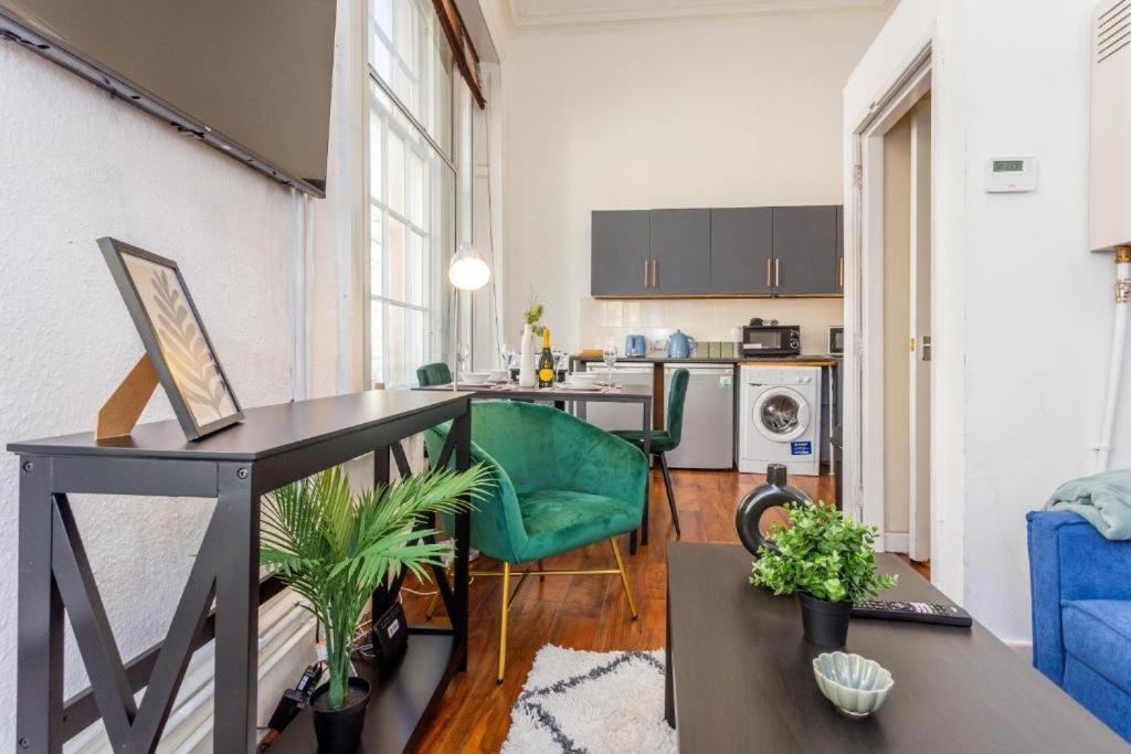 Newcastle'S Most Central Apartment - Sleeps 10 Kültér fotó