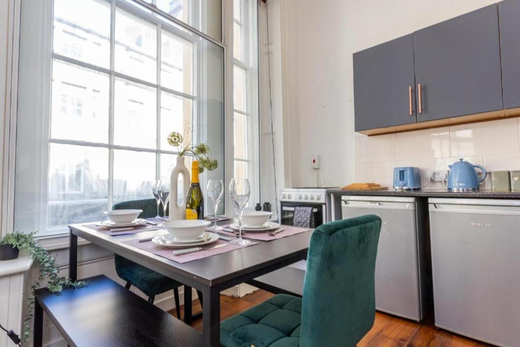 Newcastle'S Most Central Apartment - Sleeps 10 Kültér fotó