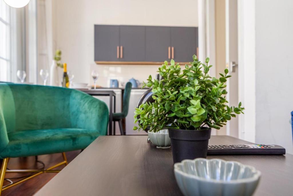 Newcastle'S Most Central Apartment - Sleeps 10 Kültér fotó